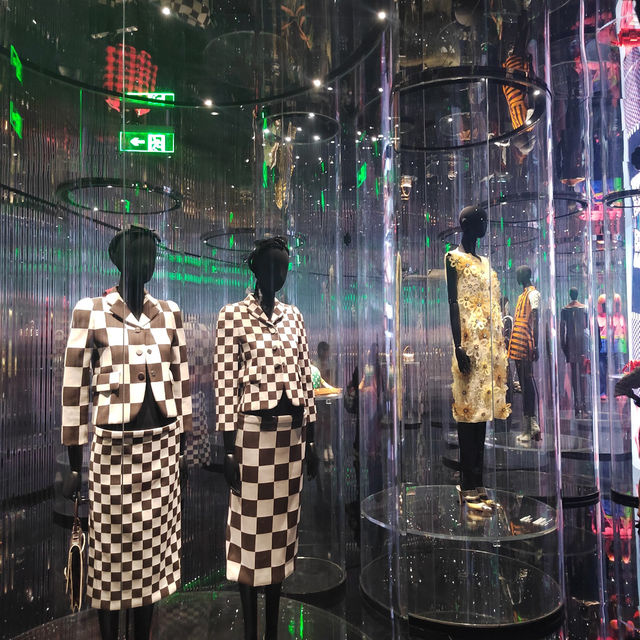 👜 All Aboard the LV Ship at West Nanjing Road 👜 All Aboard the LV Ship at West Nanjing Road