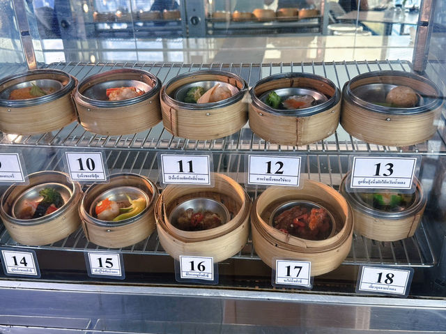 บุฟเฟต์นานาชาติที่ตึกใบหยก