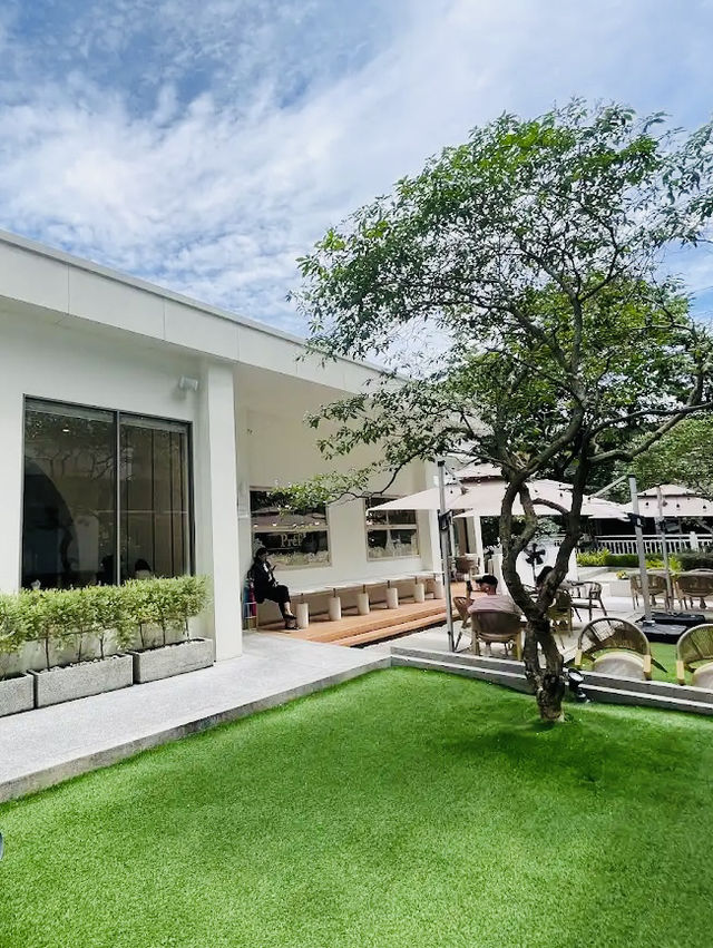 Pref Cafe & Bar ร้านในย่านสาทร ซอย 11🍃📸 Pref Cafe & Bar ร้านในย่านสาทร ซอย 11🍃📸