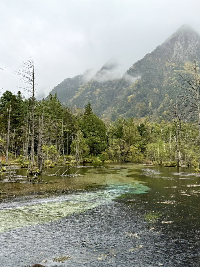 Kamikochi’s Mystical Charm: Autumn Hike to Myojin Pond
