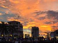 베트남 다낭 미케비치의 아름다운 일몰