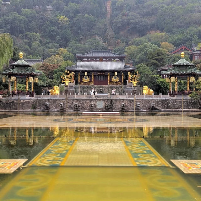 Relaxing History at Huaqing Palace