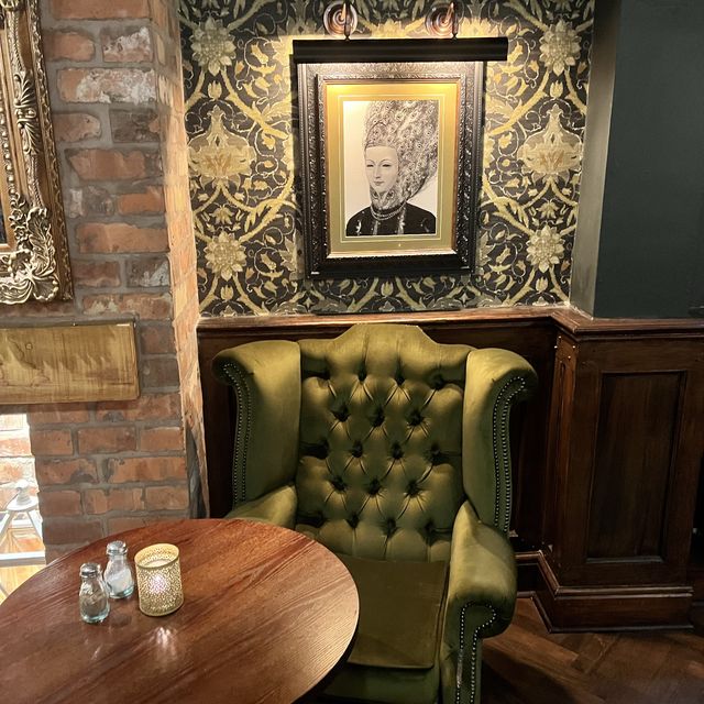 Traditional English Pub