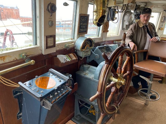 Exploring the Historic Ross Tiger in Grimsby 🚢⚓️