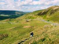 🌄🚆 Escape Manchester: Day Trip to the Stunning Peak District! 🌿🍃