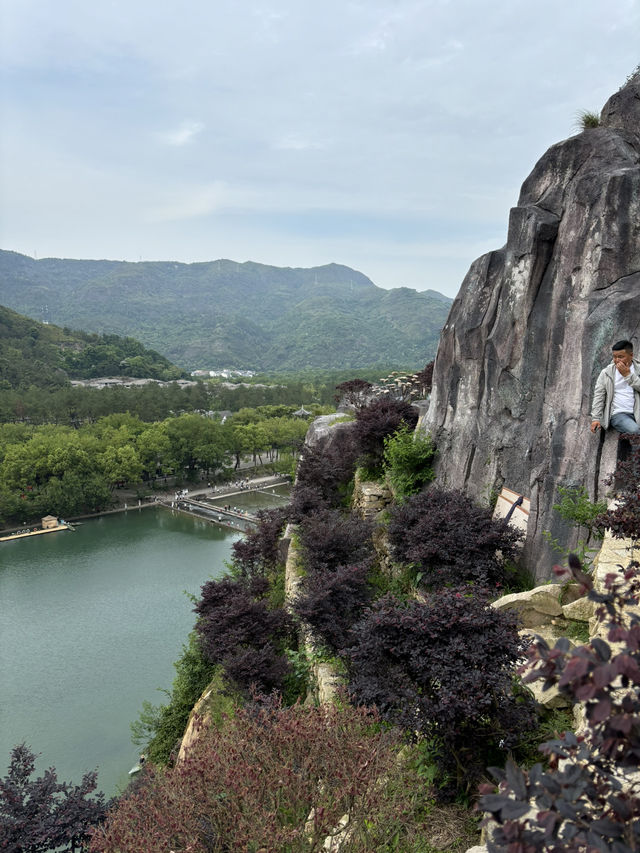 A relaxing day trip in beautiful Yongjia Academy 
