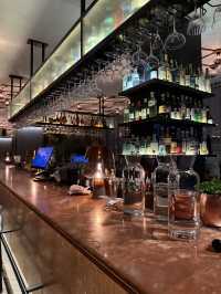 Chic Cocktails and Dreamy Lighting at Loreta