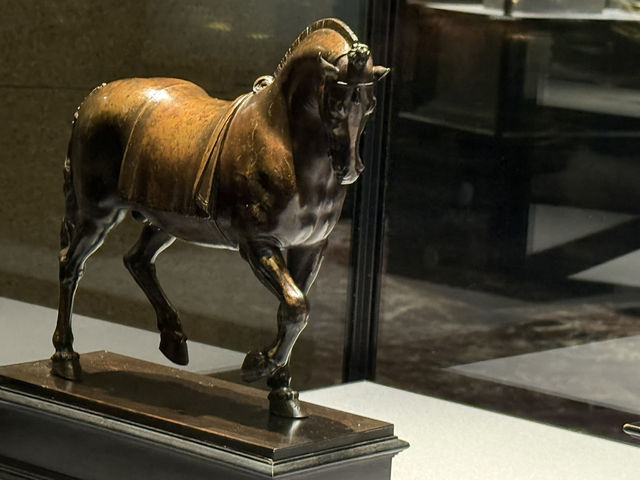 Vienna: A City That Feels Like Walking Through a Masterpiece ✨ Vienna: A City That Feels Like Walking Through a Masterpiece ✨