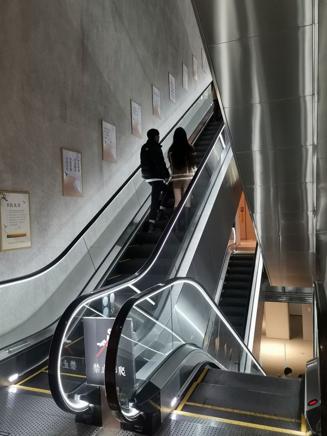 周末哪裡玩——徐家匯教堂&徐家匯書院