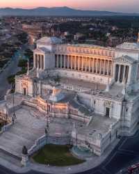 Discovering the Timeless Splendor of Roma: A Journey through the Eternal City's Collection 🇮🇹✨"