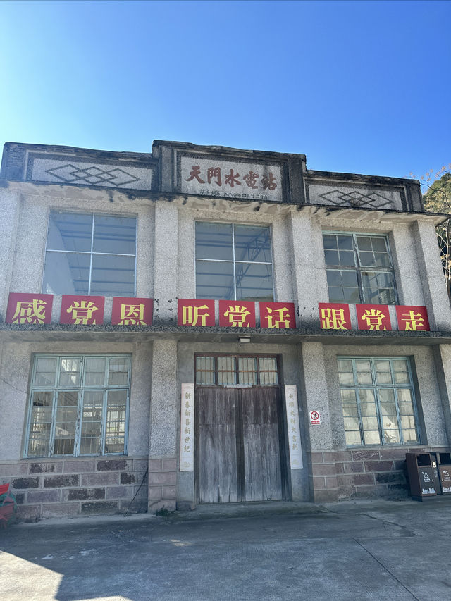 我貪戀山河，陷落在了這場人間美色！