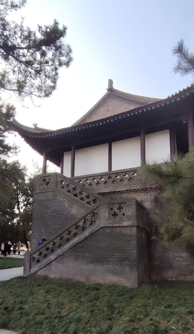 歷經多次地震都能屹立不倒的小雁塔 歷經多次地震都能屹立不倒的小雁塔