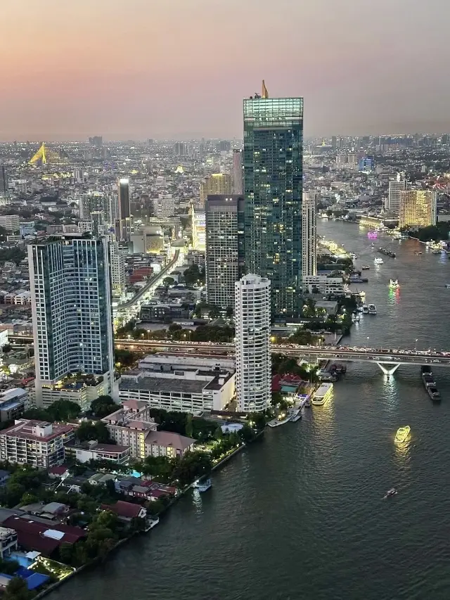방콕 샹그릴라 호텔의 새로운 메남강 럭셔리 크루즈 디너, 강변 태국 레스토랑은 정말 최고예요