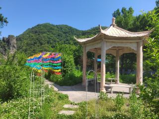 I chanced upon "Yaguhuan", a resting place on the road, which is really well done!