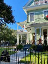 A popular saying goes: there are only three cities in the United States - New York, San Francisco, and New Orleans.