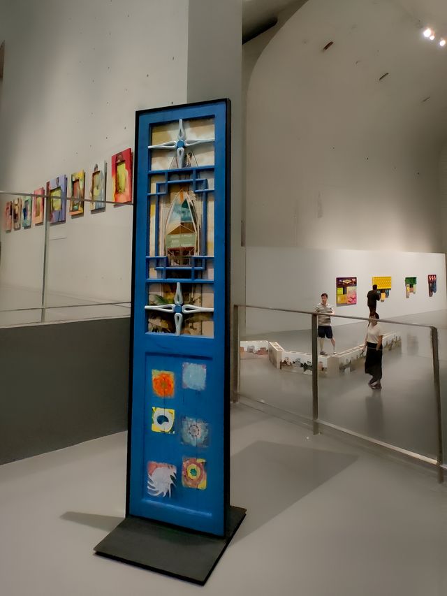 逛展《重瞳》。