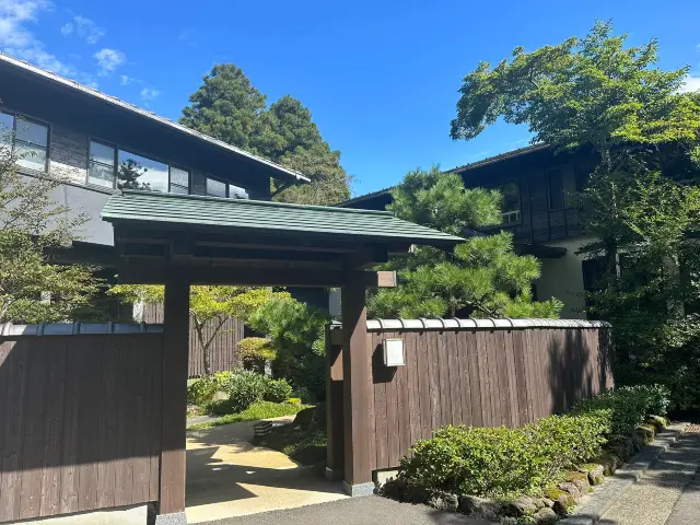 마츠자카야 본점: 하코네 온천 여행의 럭셔리한 경험.