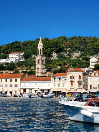 흐바르 섬(크로아티아어: Hvar).