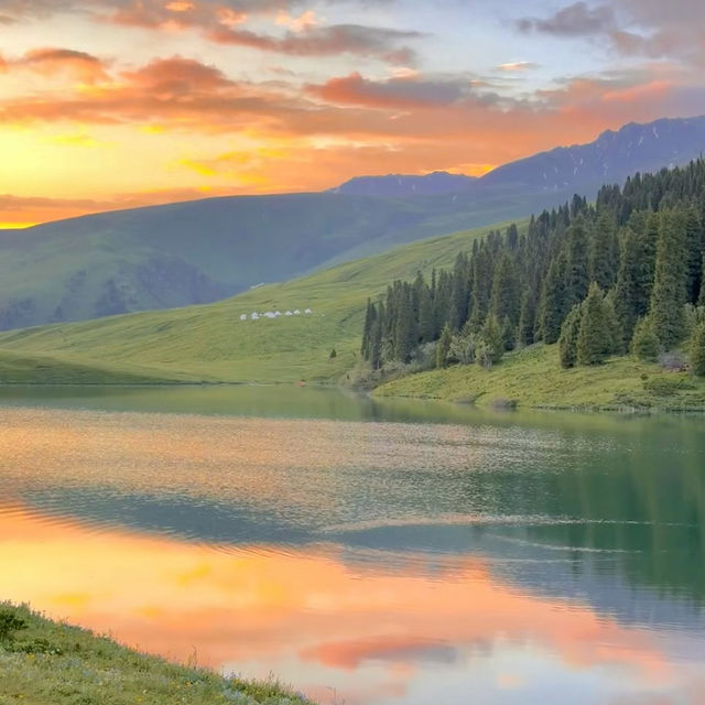 Morning glow of Lake Sairim was beautiful enough until Sunrise.