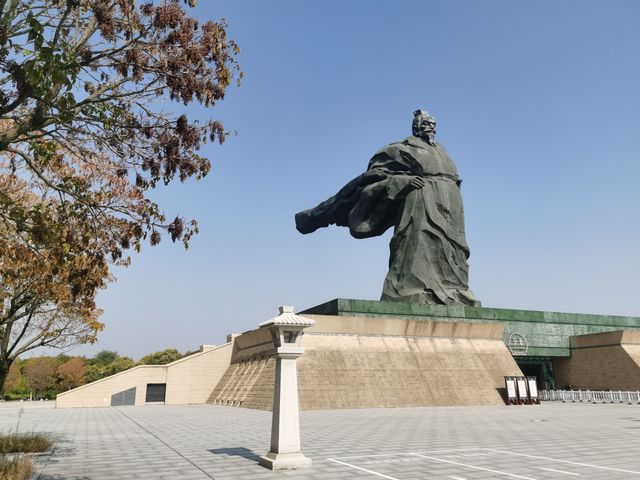 氣勢磅礡的漢高祖故里景區。