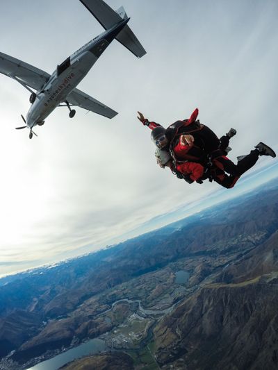 像雀鳥一樣飛起來吧｜高空雙人跳傘Skydive