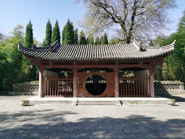 比諸葛亮墓還要早的馬超墓