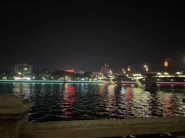 陽春沿江路夜景攻略｜夜色中最溫柔的散步路線✨🌃