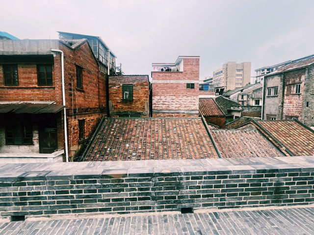 廣東省肇慶市文物古蹟景點：肇庆古城墙，適合觀光旅遊、度假休閒等！