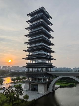 【40℃ Yangzhou Family Travel Guide｜3 Days 2 Nights Relaxed Play Without Heatstroke, Easy for Both Elders and Kids】  
Here’s the conclusion first: You can play at 40℃! The core principle is