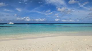 Idyllic Retreat on Komandoo Island
