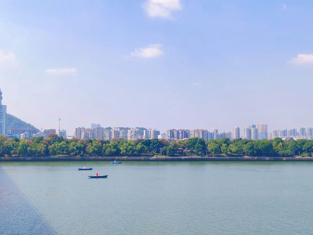 橘子洲頭｜漫步湘江畔，重拾青春的激情與夢想