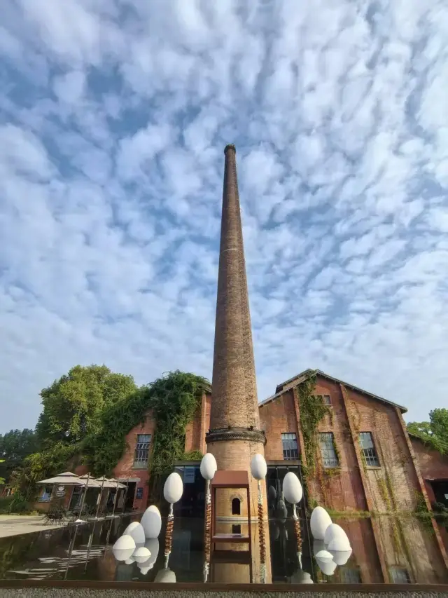 Jingdezhen Healing Guide｜48 Hours of Slow Life in the Porcelain Capital: Playing with Clay, Visiting Markets, Eating Cold Noodles