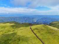 阿西里西韭菜坪|貴州 “天上花海” 阿西里西·韭菜坪位於貴州畢節市赫章縣,主峰海拔2777米,是世