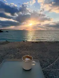 涯月邑：面朝大海，坐到日落（穿多了版）