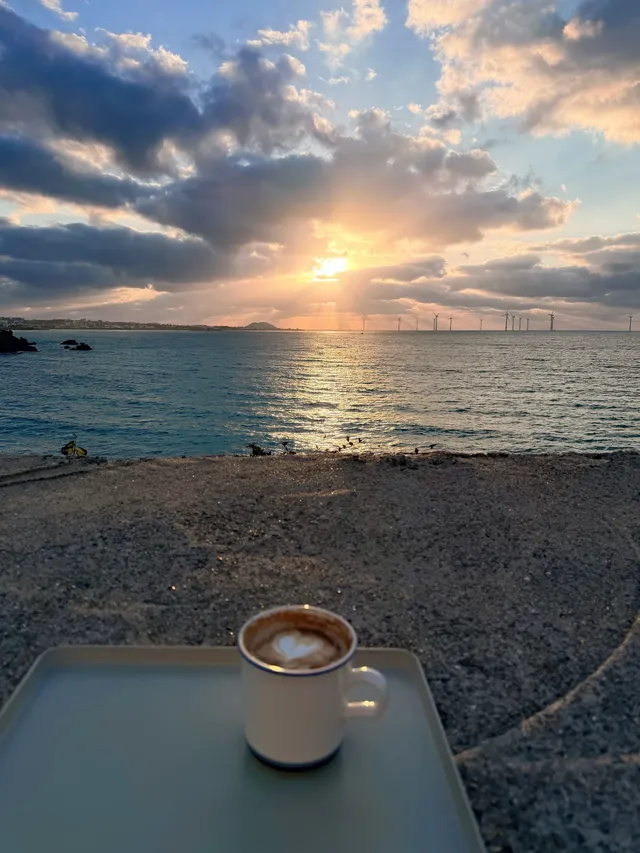 涯月邑：面朝大海，坐到日落（穿多了版）