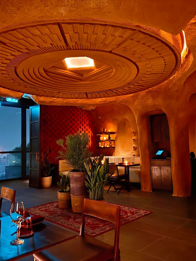 曼谷高空洞穴餐廳