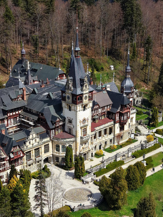 【Peleș Castle】The Pearl of the Carpathian Mountains, the pinnacle of the Romanian Royal Family, breathtakingly beautiful! 