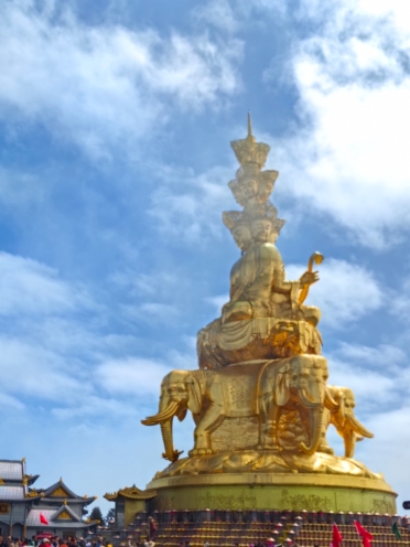 峨眉山金頂仏教聖地 | Trip.com 峨眉山