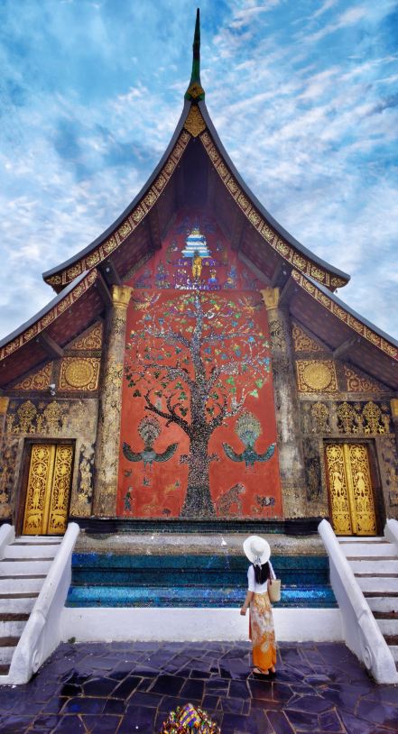 タイのバンクラン寺院で製作されたルアンプーゲエン（Luang Pu Ngern） ルアンパバーンにあるワット・シェントーンは、タイで最も古い寺院の一