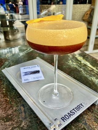 チェンマイで最も革新的なコーヒー – Roast8ry Flagship。