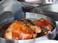 ข้าวมันไก่ต้นโพธิ์ ทางผ่านห้ามพลาด 
