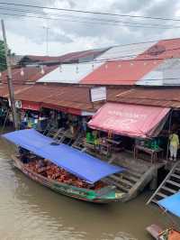 ตลาดน้ำอัมพวา จ.สมุทรสงคราม