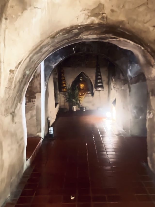 The Tunnel Temple In Thailand⁉️👀🇹🇭