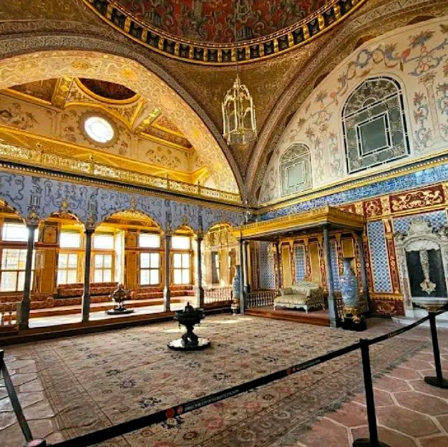 @ TOPKAPI PALACE MUSEUM IN ISTANBUL!