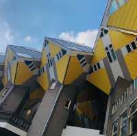 荷蘭🇳🇱鹿特丹 Rotterdam ⬜️🟨可愛立體方塊屋Cube Houses Kijk-Kubus