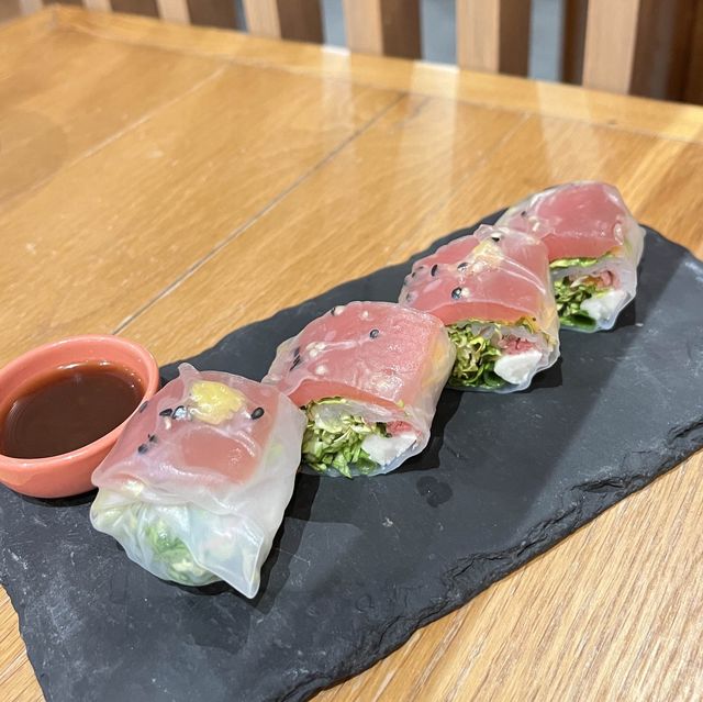 尖沙咀邊嘆維港夜景邊食晚餐