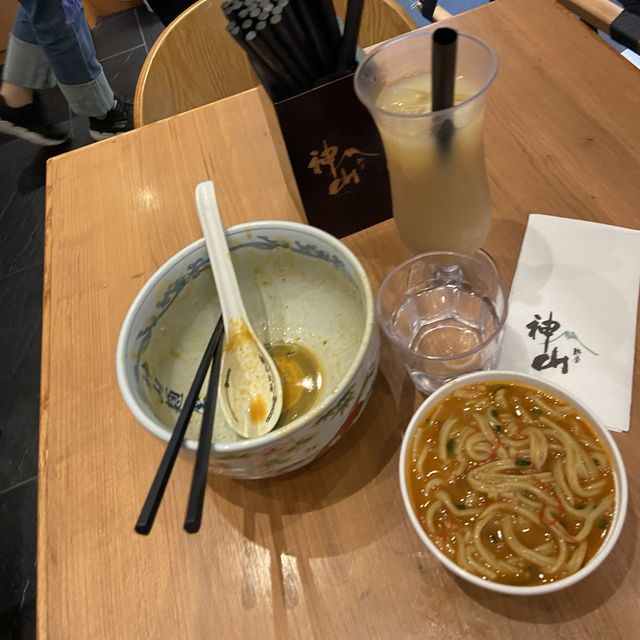 激辛牛舌沾汁麵餐 + 幸味䐁耳+ 蜜桃焙茶...， 我好掛住！  