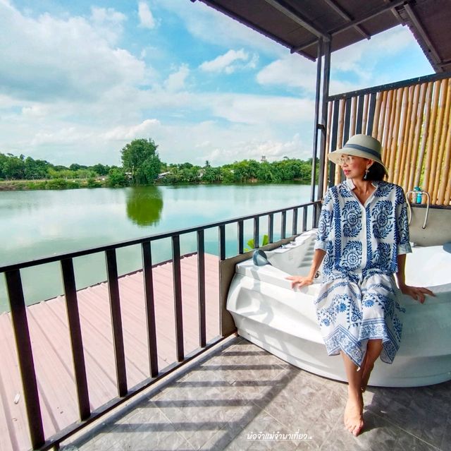 Kram Farmstay กำแพงแสน ที่พักติดริมทะเลสาป