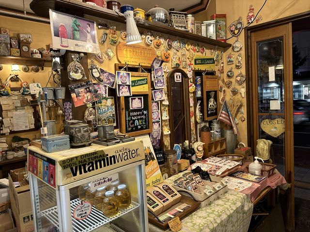 北海道・札幌。『スウィート・レディー・ジェーン(SWEET LADY JANE)』でテイクアウトソフトクリーム。 