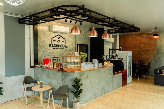 BACK HOUSE CAFE’ 